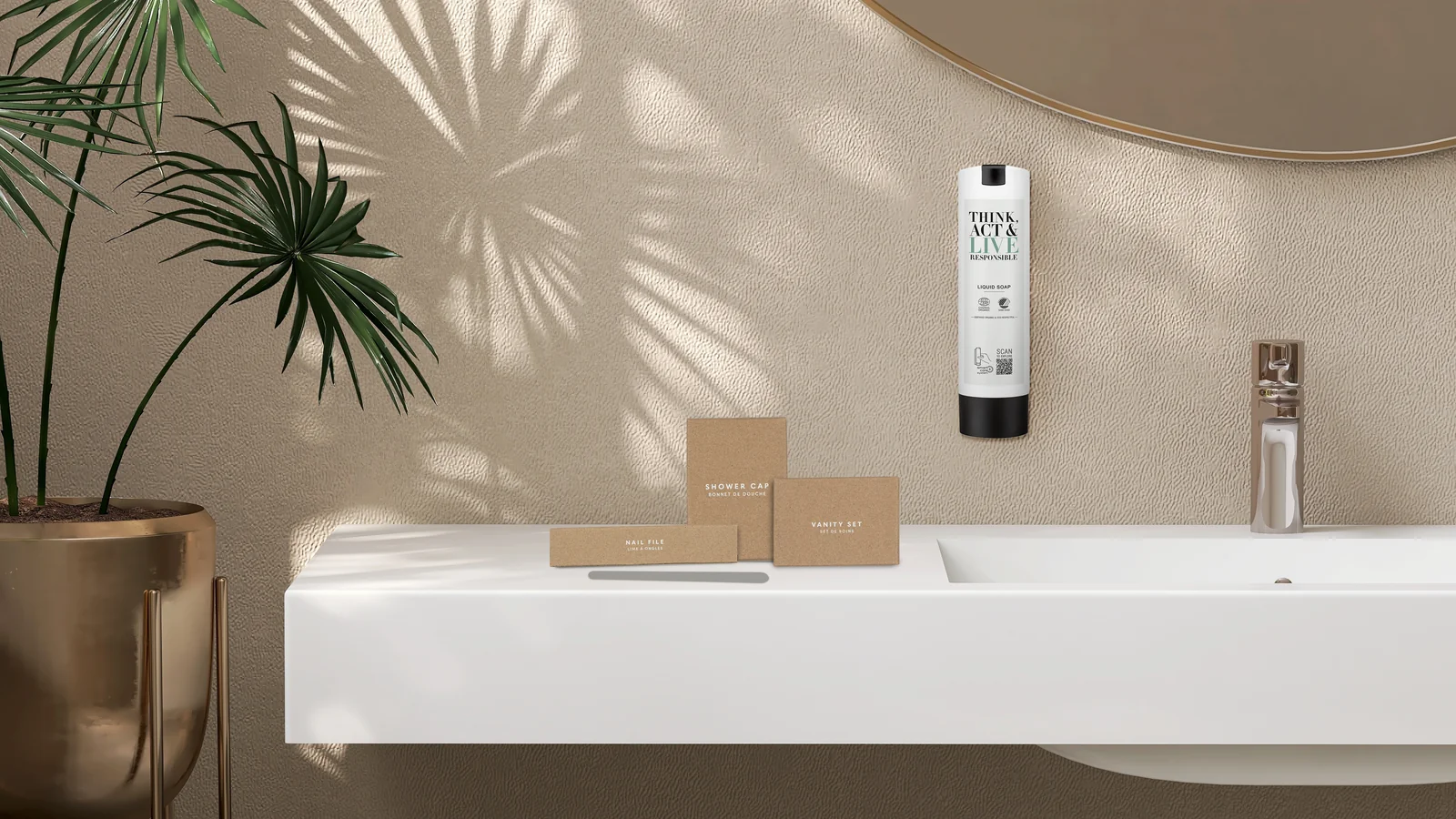 Accesorii EcoGreen în cutii de hârtie kraft pe blatul unui lavoar, sub un dozator de perete