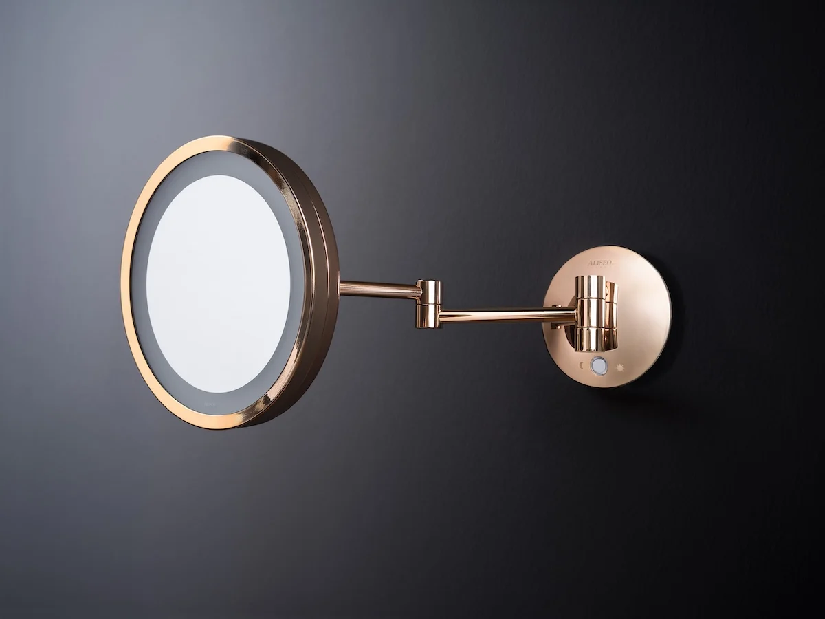 LED Saturn mirror with NU finish